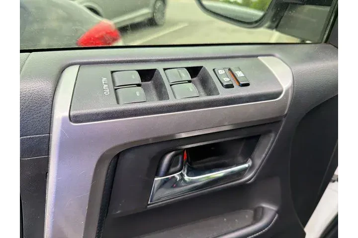 $29972 : Toyota 4Runner 2018 4x4 SR5 image 9