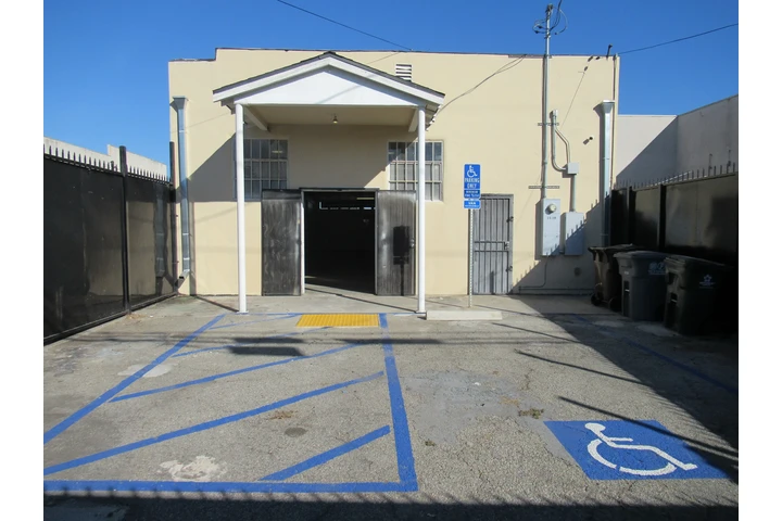 $679000 : Edificio Comercial en Compton image 8