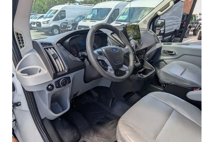$13397 : Ford Transit 2018 250 3dr SW image 7