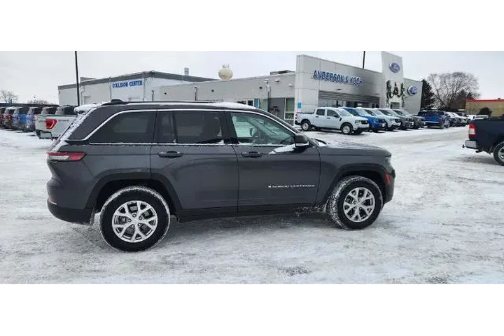 $32595 : Jeep Grand Cherokee 2024 4x4 image 3