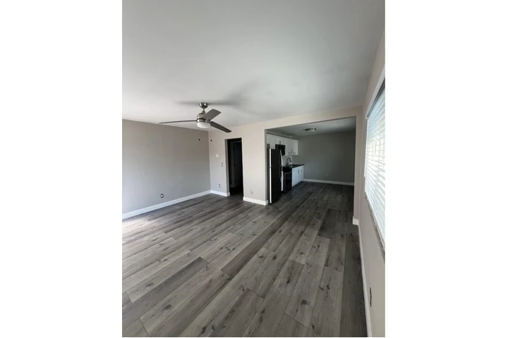 $1000 : ESTUDIO EN LOS ÁNGELES 1 PARK image 3