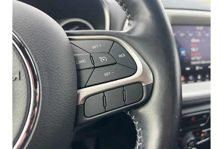 $17904 : Jeep Compass 2021 4x4 80th A image 10