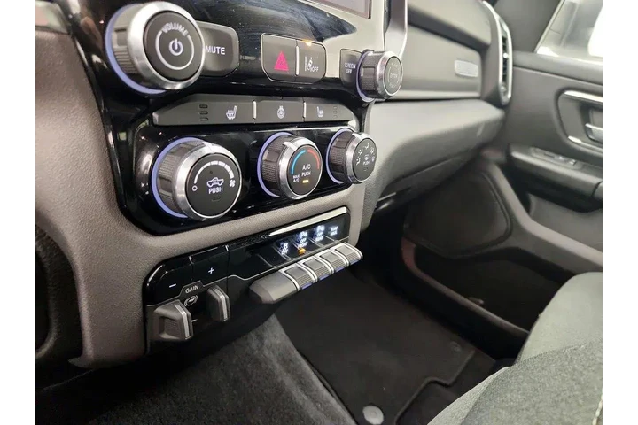 $37998 : Ram 1500 2025 4x4 Big Horn 4 image 8