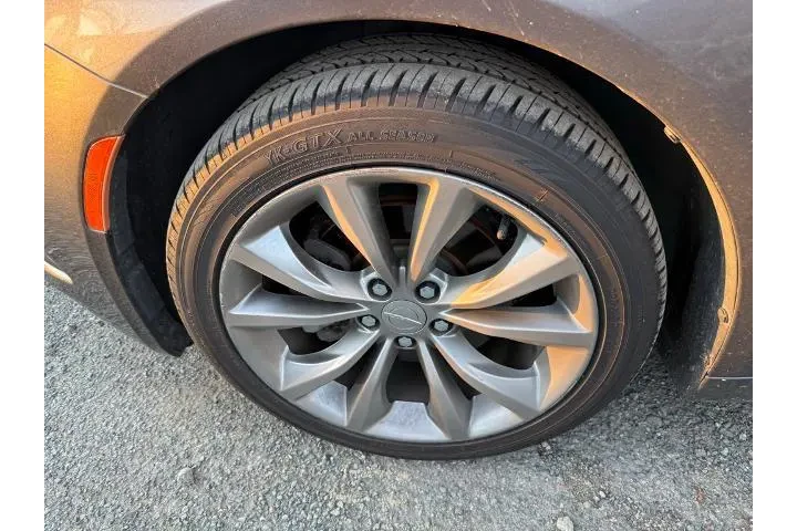 $10500 : Chrysler 200 2016 S 4dr Seda image 7