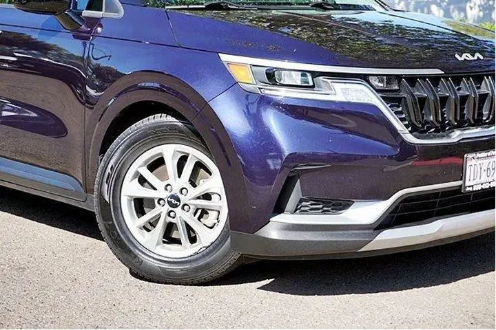 $27832 : Kia Carnival 2024 LX 4dr Min image 4