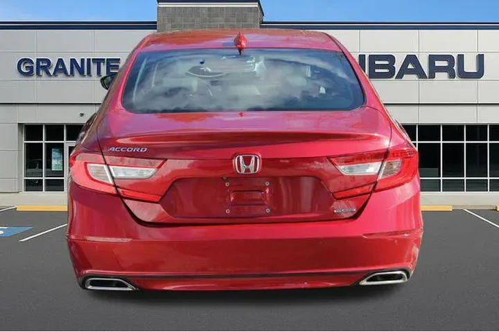 $17491 : Honda Accord 2018 Touring 4d image 8