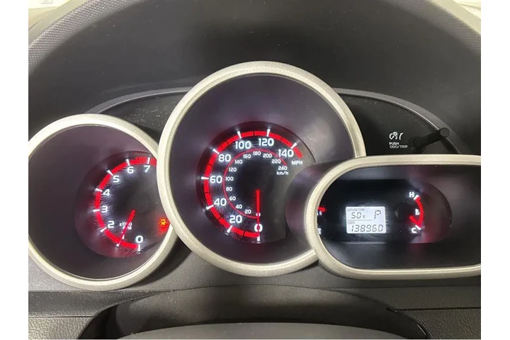 $8500 : 2009 Vibe image 5