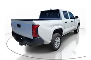 $33450 : Toyota Tacoma 2024 4x4 SR 4d thumbnail