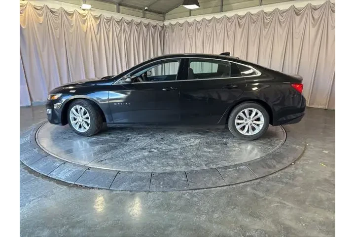 $17777 : Chevrolet Malibu 2024 LT 4dr image 8
