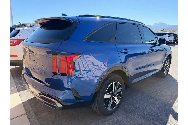 $27988 : Kia Sorento 2023 EX 4dr SUV image 4