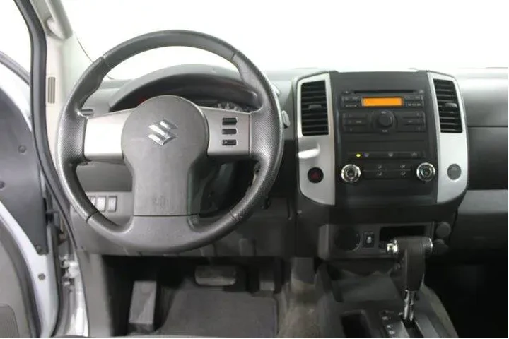 $13951 : Suzuki Equator 2012 4x2 Spor image 2