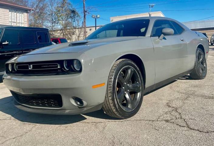 2018 Challenger SXT image 4