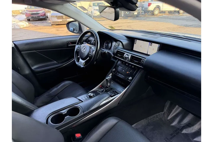 $21946 : Lexus IS 300 2018 AWD 4dr Se image 10