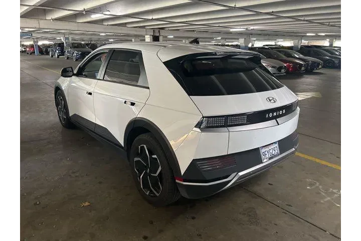 $23499 : Hyundai IONIQ 5 2023 SEL 4dr image 3