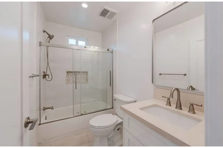 $2500 : newly remodeled 3 bed image 5
