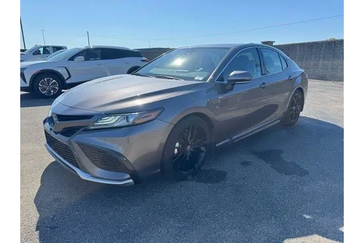 $32982 : Toyota Camry Hybrid 2023 XSE image 3