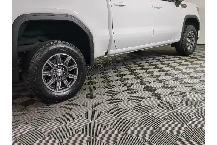 GMC Sierra 1500 2024 4x4 AT4 image 8