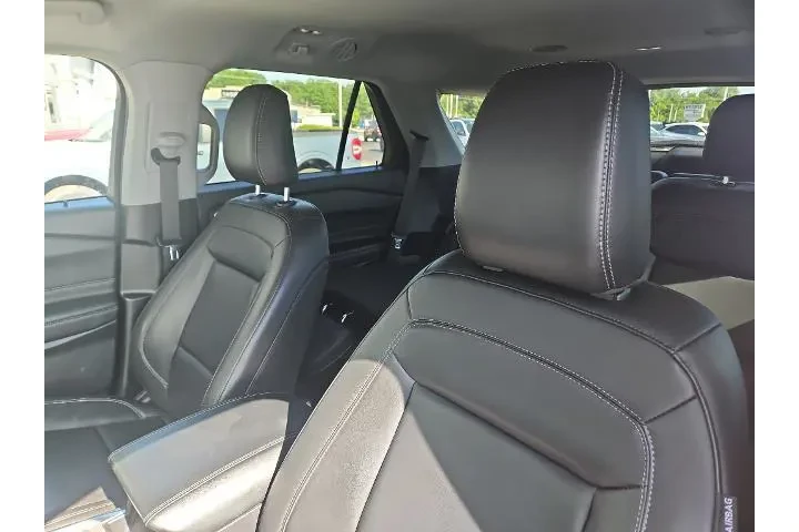 $34025 : Ford Explorer 2023 AWD XLT 4 image 9