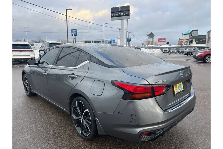 $18975 : Nissan Altima 2023 2.5 SR 4d image 8