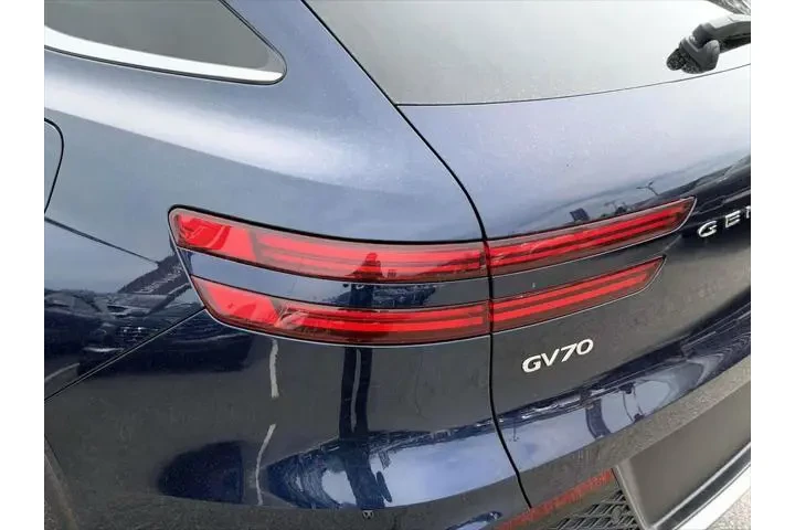 $37995 : Genesis GV70 2025 AWD 2.5T S image 8