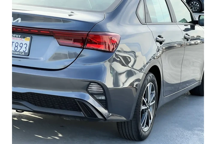 $17685 : Kia Forte 2022 FE 4dr Sedan image 7