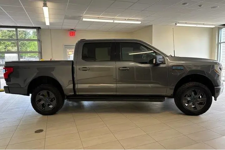 $38513 : Ford F-150 Lightning 2023 AW image 3