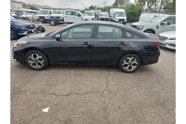$14991 : Kia Forte 2021 FE 4dr Sedan image 9