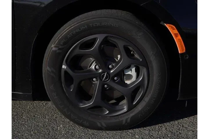 $27011 : Chrysler Pacifica Hybrid 202 image 10