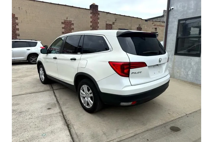 $15995 : 2018 Pilot LX 4WD image 3