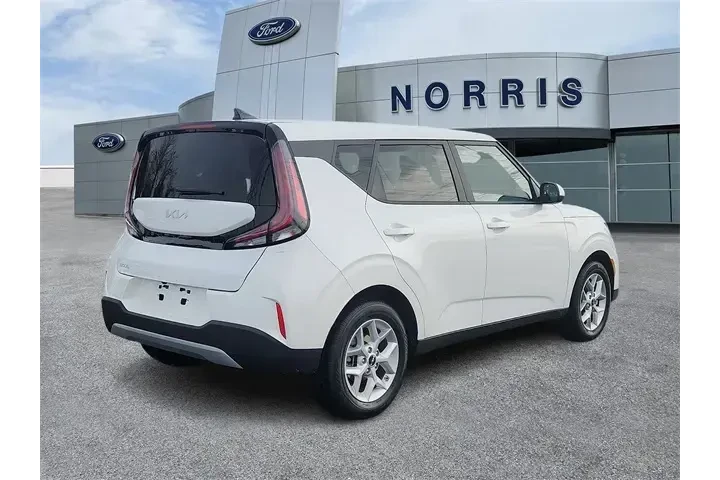 $17388 : Kia Soul 2024 LX 4dr Crossov image 4