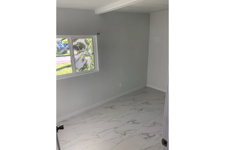 $2000 : Se renta casa pequeña en Azusa image 3