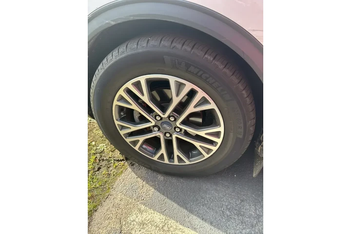 $17185 : Ford Escape 2021 SEL 4dr SUV image 9