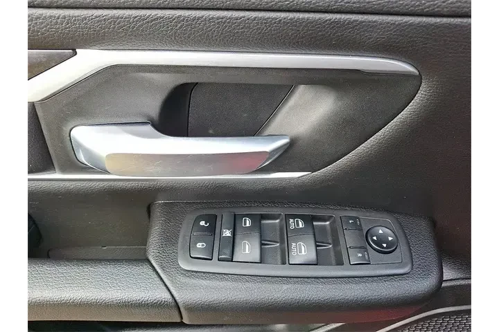 $32995 : Ram 1500 2022 4x4 Lone Star image 2