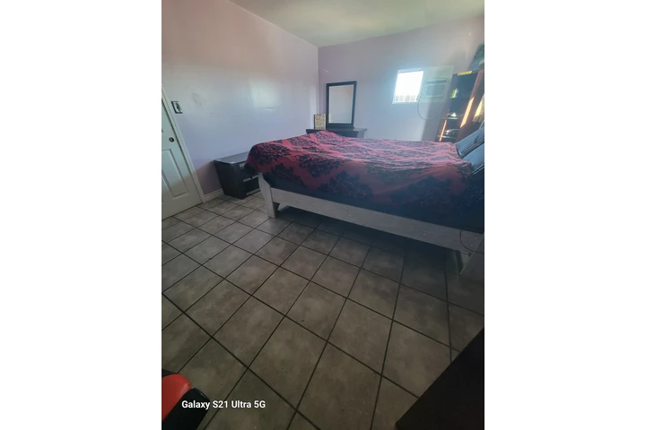 $650 : SE RENTA CUARTO image 2