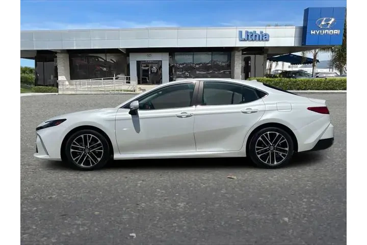 $33499 : Toyota Camry 2026 XLE 4dr Se image 6