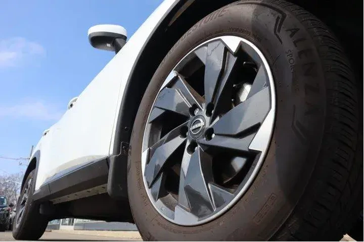 $23554 : Nissan Rogue 2025 AWD SV 4dr image 10