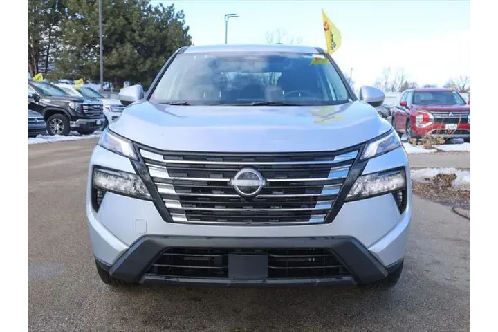 $24877 : Nissan Rogue 2025 AWD SV 4dr image 2