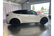 $29449 : Tesla Model Y 2023 AWD Long thumbnail