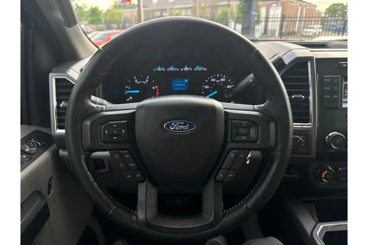 2019 F-250 SD STX image 9