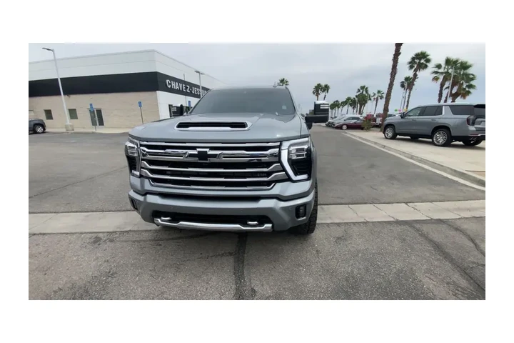$72500 : 2024 Silverado 3500 HD image 3