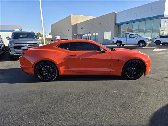 $38890 : Pre-Owned 2019 Camaro 1SS image 6