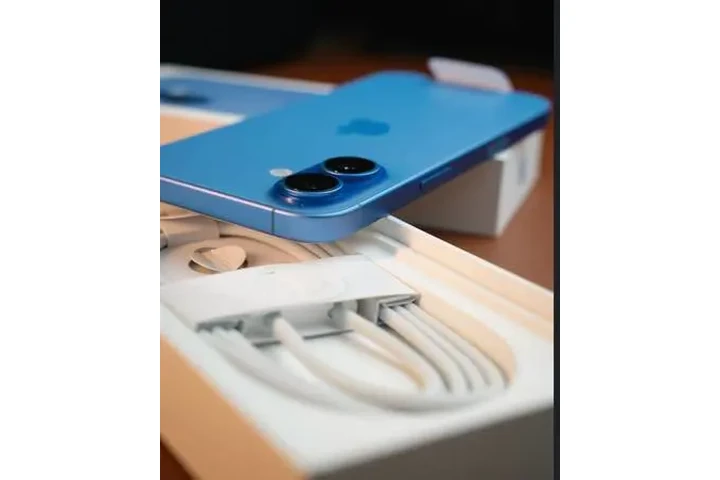 $850 : iPhone 16 for sell image 1