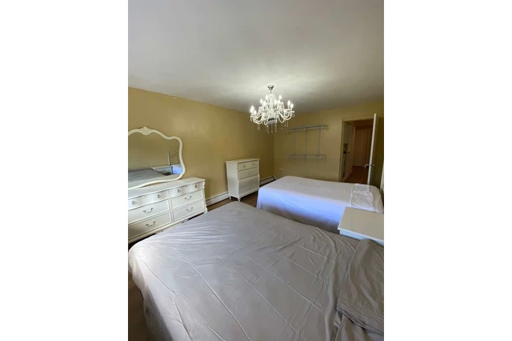 $375 : CUARTO INDEPENDIENTE FAMILIAR image 1