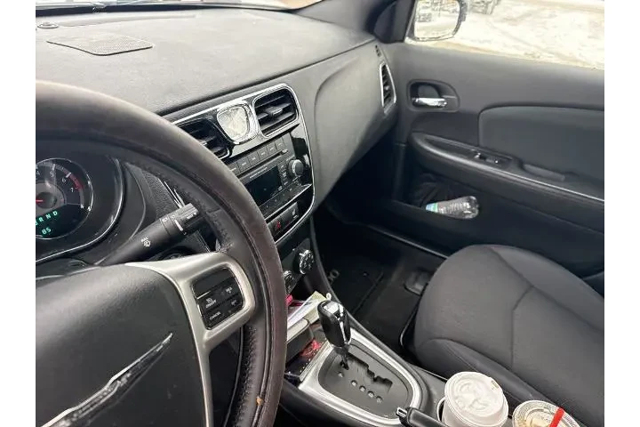 $8998 : Chrysler 200 2012 Touring 4d image 10