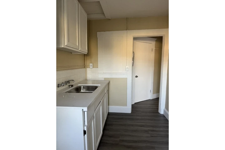 APARTAMENTO 📍4724 S. Main St image 5