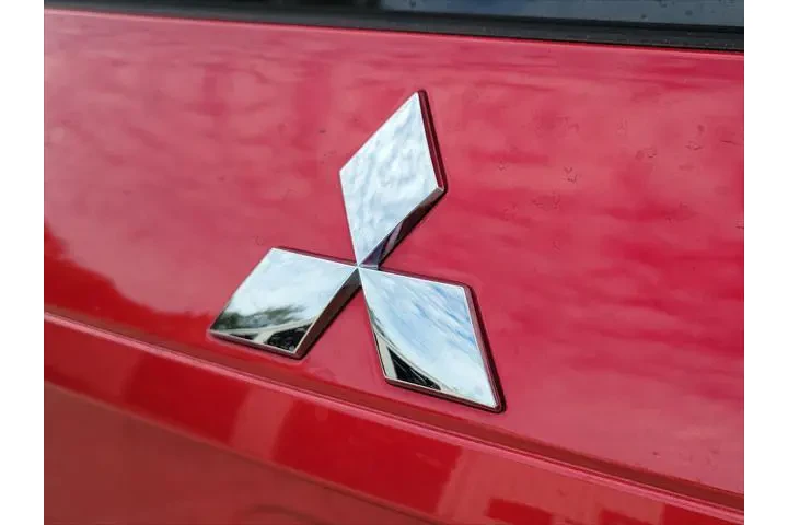 $13988 : Mitsubishi Eclipse Cross 201 image 6