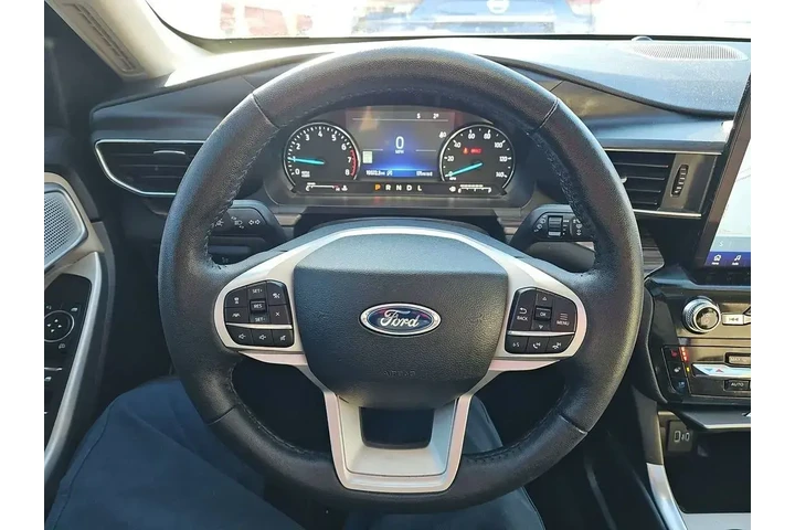 $31999 : Ford Explorer 2024 Limited 4 image 10