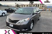 $8995 : 2012 Sienna LE thumbnail