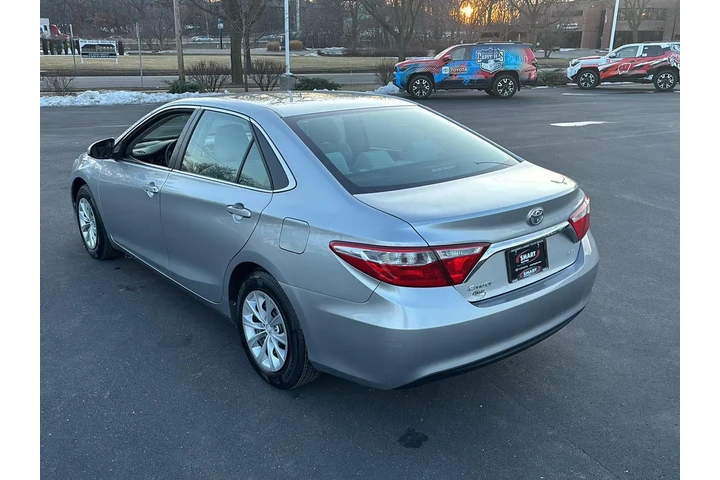 $10000 : 2015 Camry LE image 9