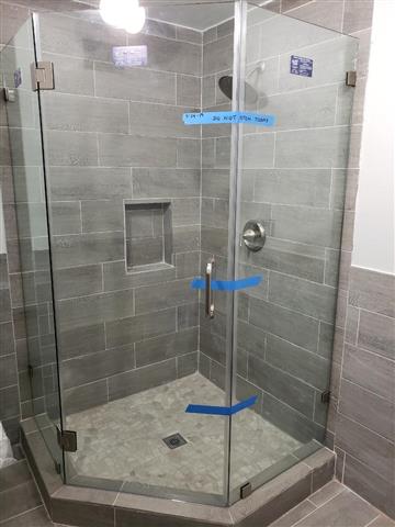 Shower doors/Puertas de ducha. image 3